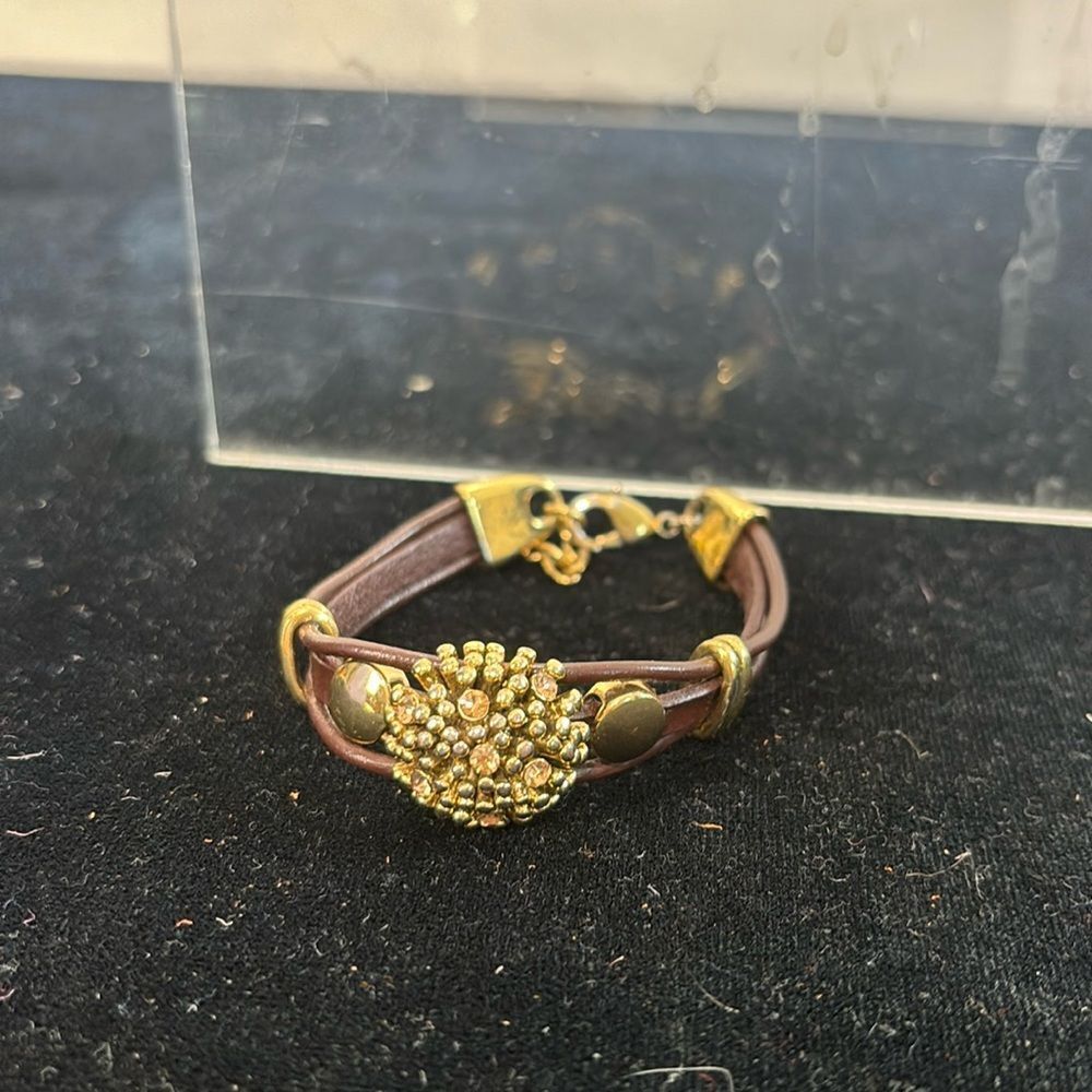 Leather w Rhinestone Dome Bracelet - Picture 1 of 7